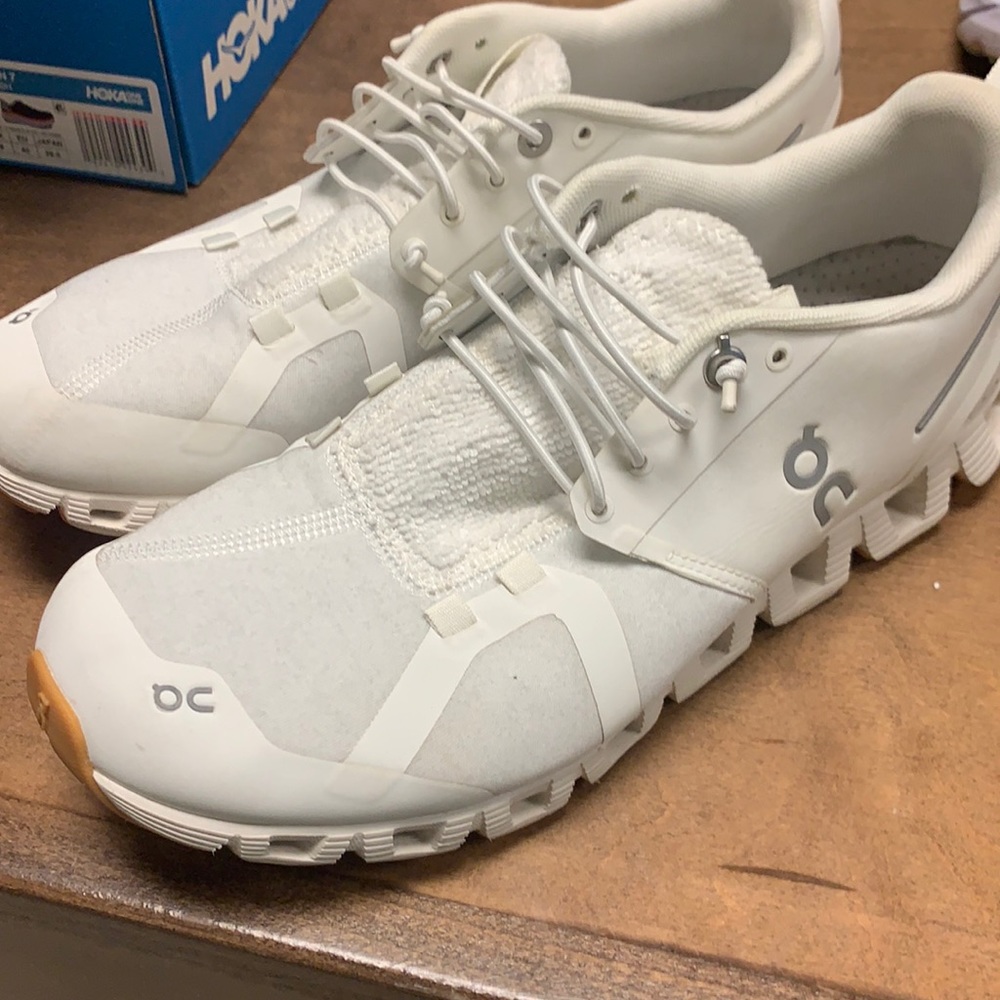 Women’s onclouds cloud 2.0 white/gum bottom